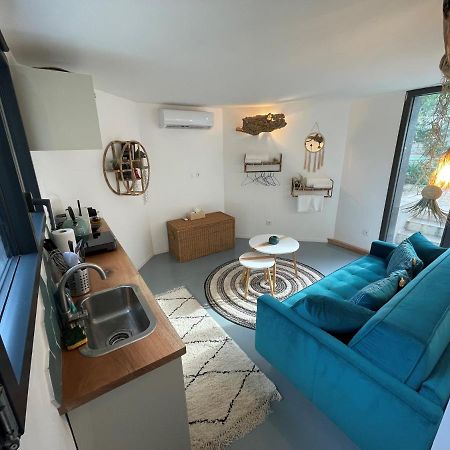 Bulle De Detente Avec Jacuzzi Saint-Martin-de-Londres Экстерьер фото